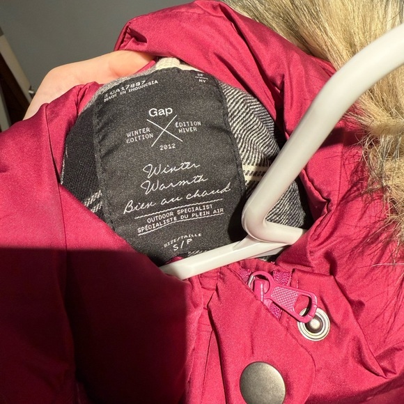 GAP Fuchsia Puffer Vest with Faux Fur Trim - Picture 3 of 5